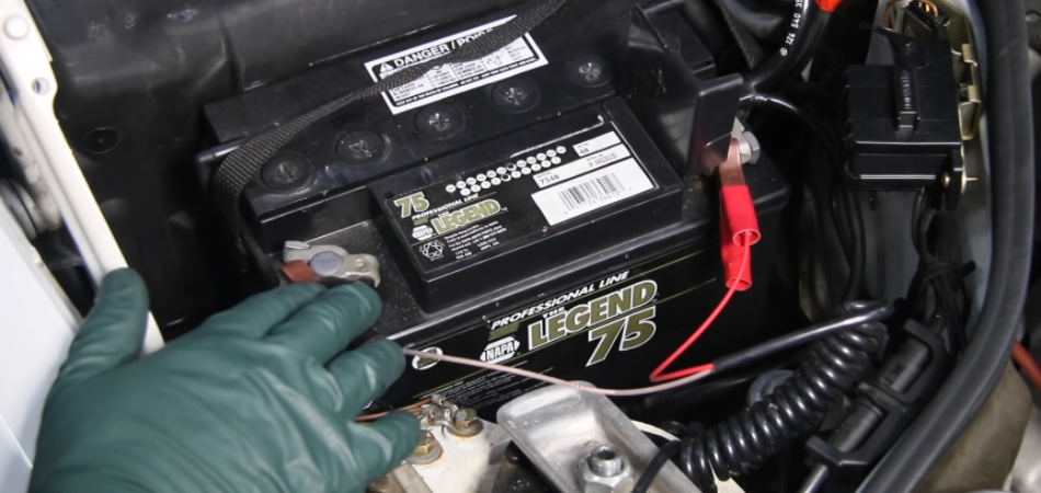 How To Keep Car Battery Charged In Winter